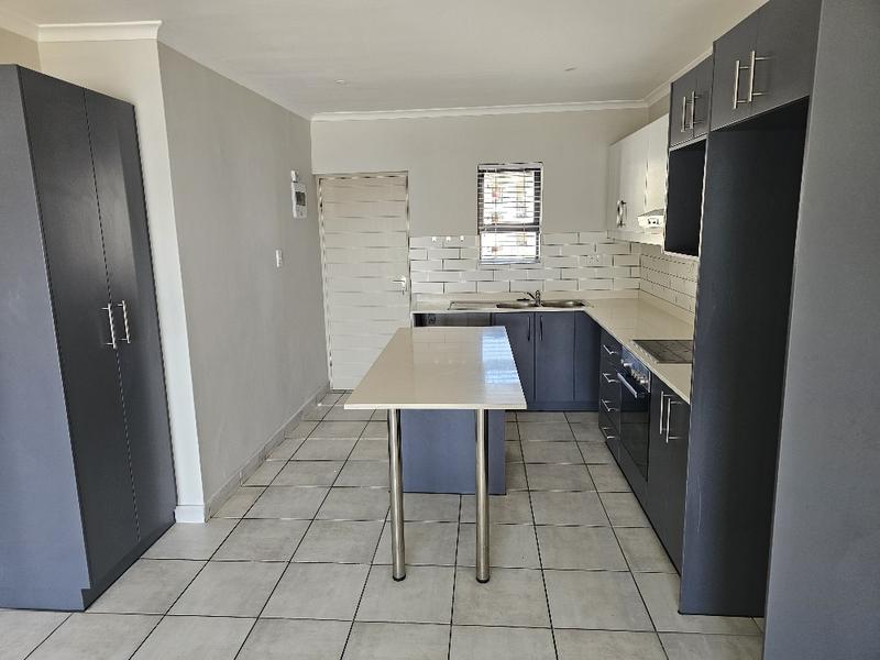 To Let 2 Bedroom Property for Rent in Burgundy Estate Western Cape